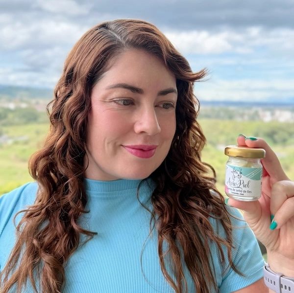 Diana Lopez, coach de nutrición, ofreciendo asesorías